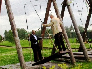 Vadim Kotelnikov Rajendra Jagdale swing Moscow Russia eco resort Lepota